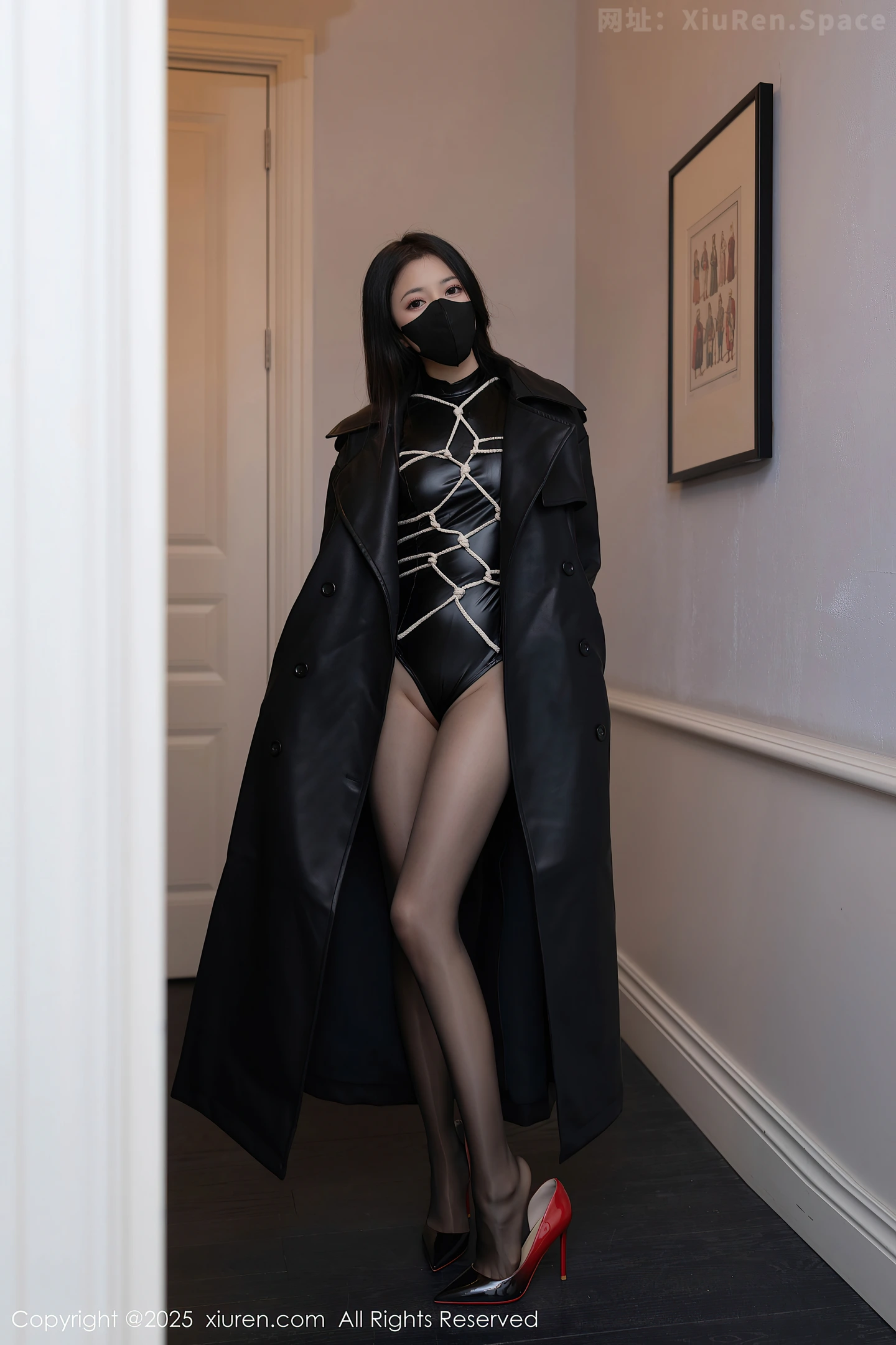 图片[4]-[XiuRen秀人网] VOL.9835 模特鱼子酱Fish性感黑色皮质服饰配超薄黑丝秀曼妙身材诱惑写真80P-秀人网官方网站